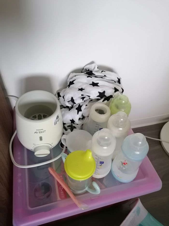 Lot biberon, chauffe biberon et lange