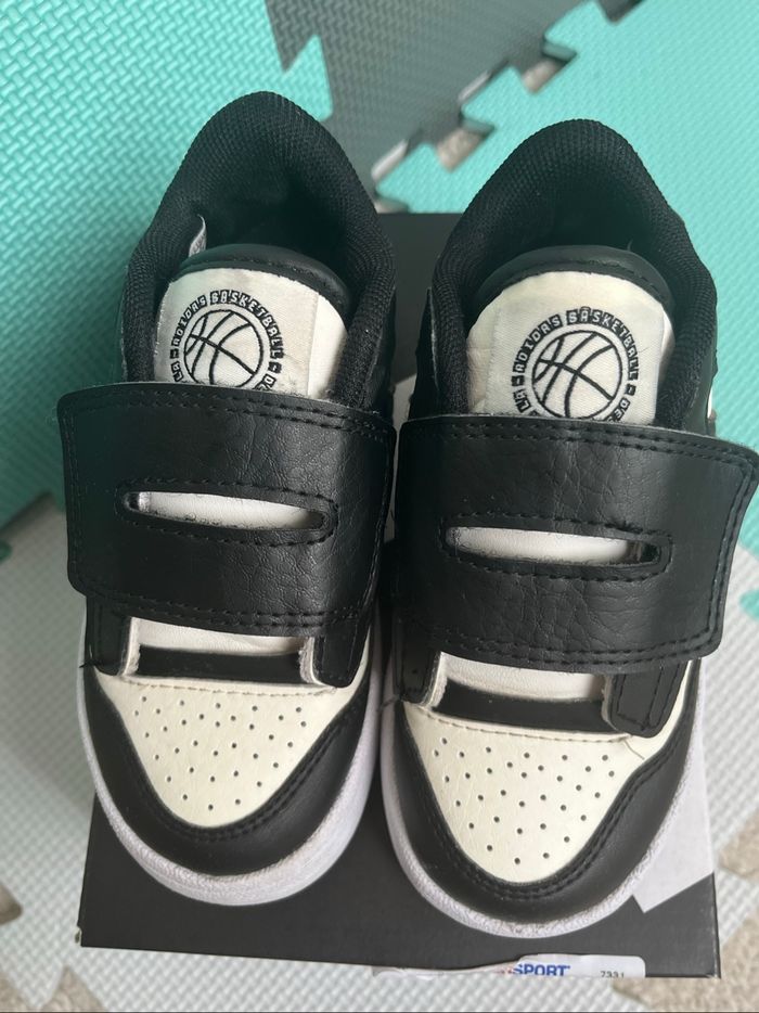 Basket adidas taille 26 - photo numéro 3