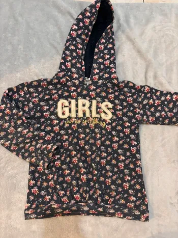 Pull à capuche gémi 8 ans