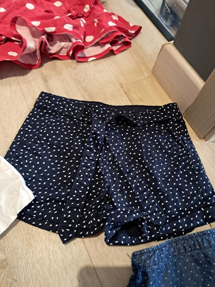 Lot de shorts et jupes 5 ans neuf - photo numéro 4