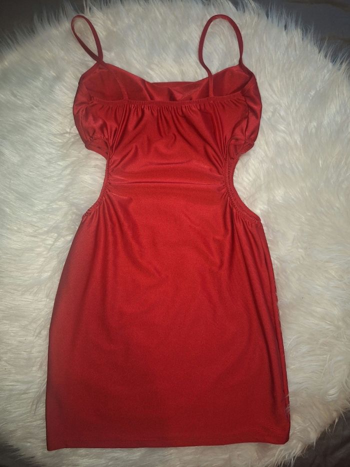 Robe rouge - photo numéro 4