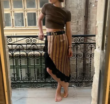 Jupe satinée rayée dentelle hôtel particulier