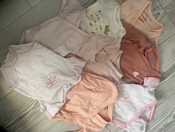 Lot bodies 1 mois