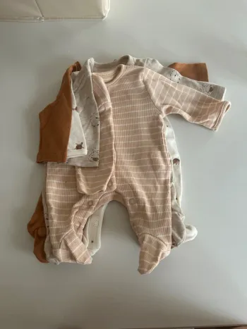 Lot pyjamas coton naissance mixte neuf