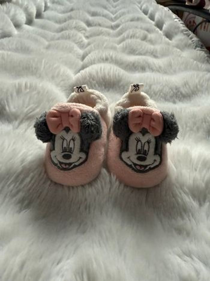 Chaussons bébé fille Minnie - photo numéro 2