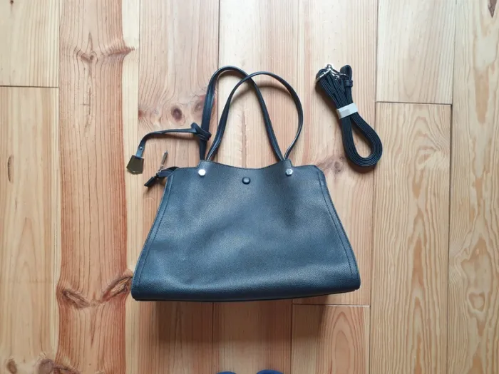 Grand sac à main noir simili cuir