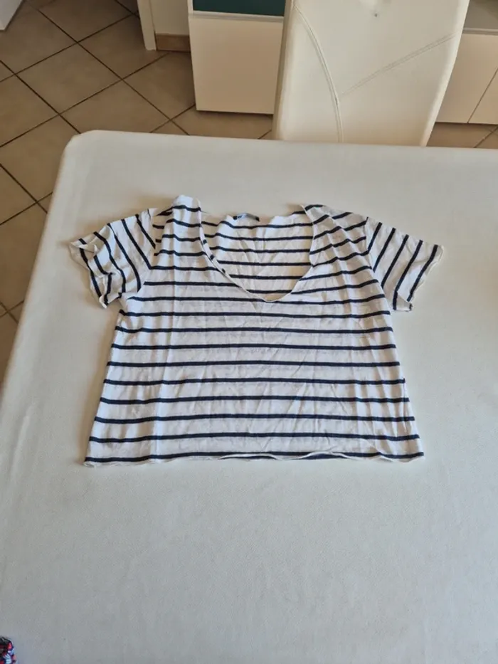 t-shirt court