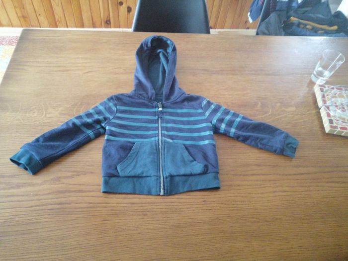 Veste jogging à capuche tissaia 3 ans
