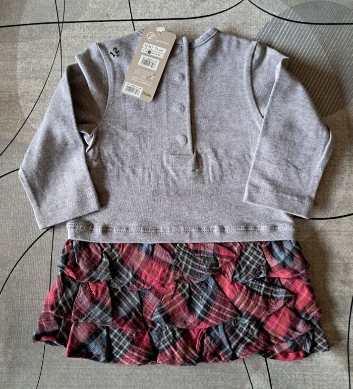 Ensemble NEUF pour fille robe 1 an et gilet 18 mois - photo numéro 4