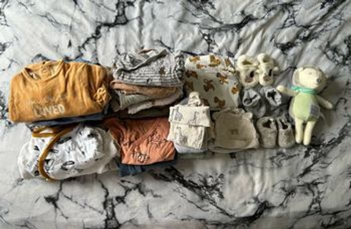 Lot de vêtements bébé 1 mois - photo numéro 3