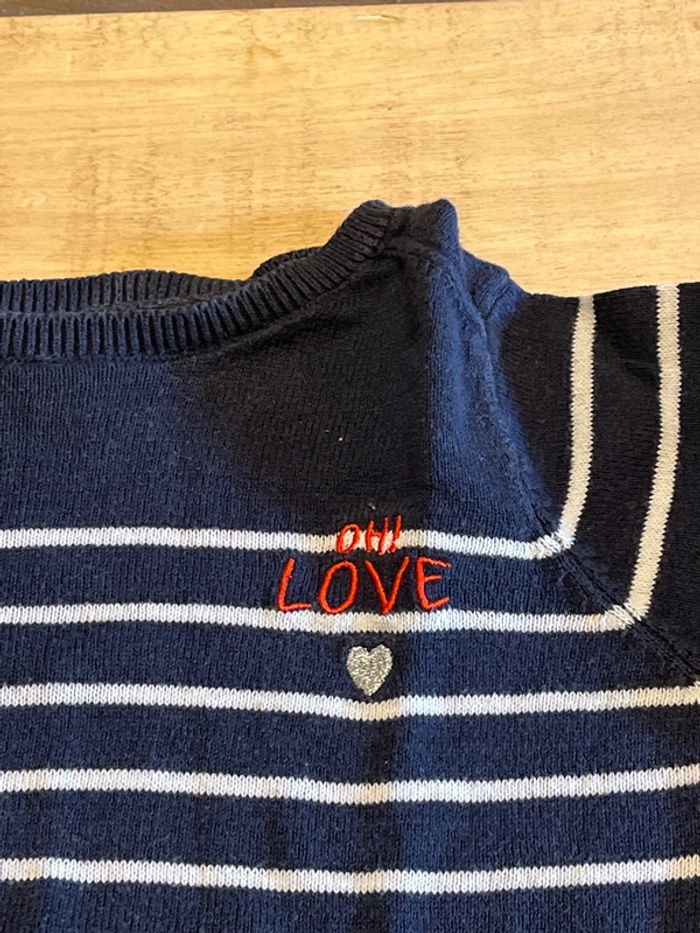 Pull marinière fin  bleu marine à rayures blanches de chez Kiabi en 6 ans - photo numéro 2