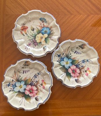Assiettes décoratives fleurs