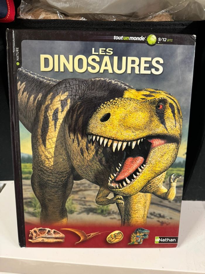 Livre Les dinosaures