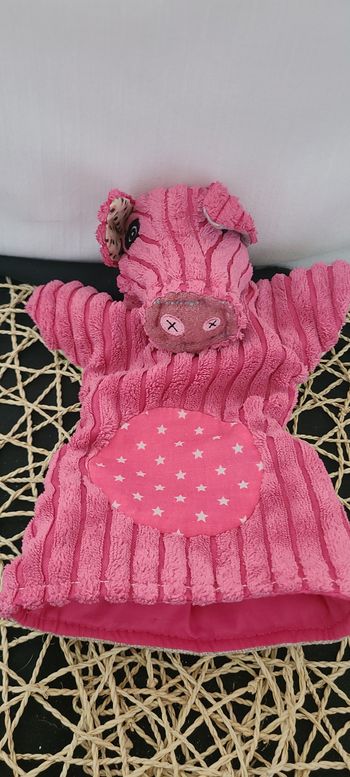 doudou marionnette cochon rose COMEDY DEGLINGOS