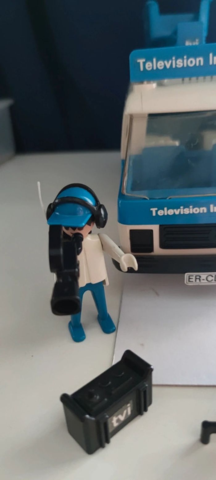 Playmobil Klicky N 3530 Camion TV + Journalistes + camera - photo numéro 3