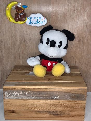 Peluche Mickey 30cm de chez Disney store
