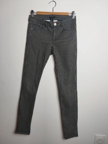 Pantalon slim rayé