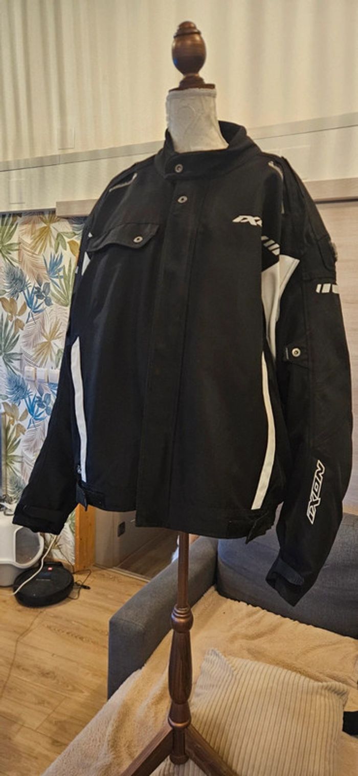 Veste de moto en tissu Ixon Shiroki HP noir / blanc