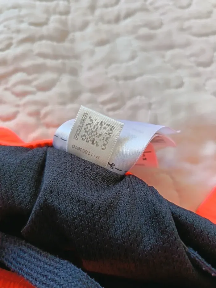 Short Adidas noir et orange taille S - photo numéro 7