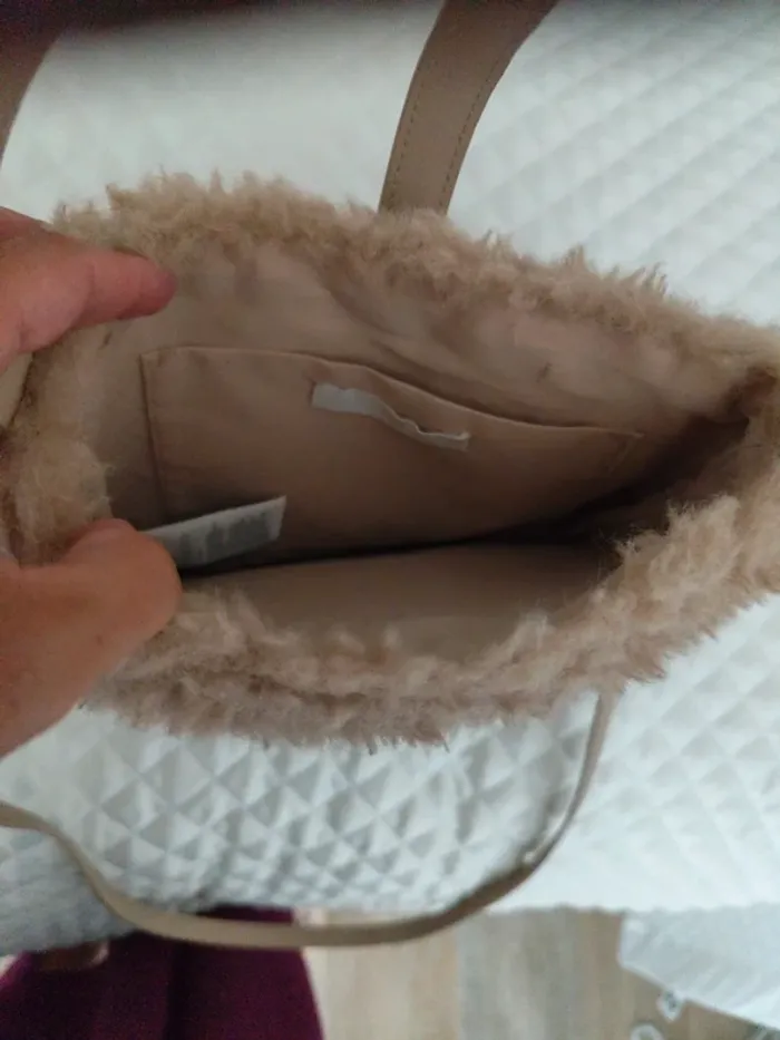 Sac fourrure synthétique H&M beige fermoir doré - photo numéro 4