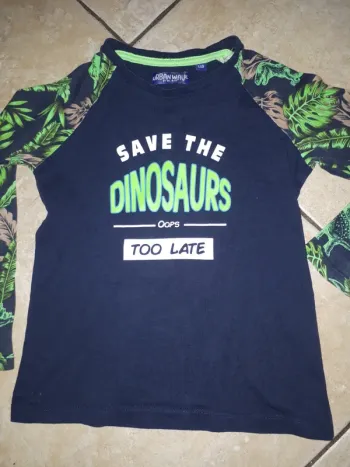 T-shirt Dinosaure