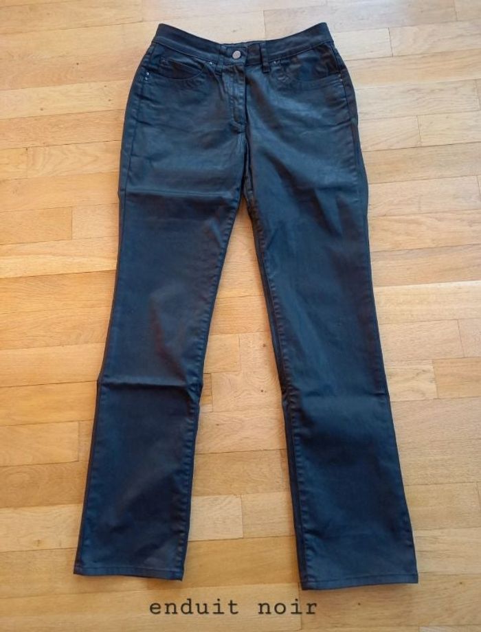 Très beau Pantalon enduit noir taille 40