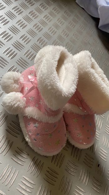 Jolis chaussons 24