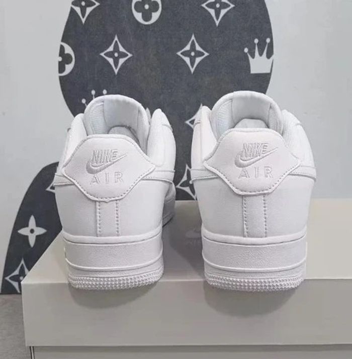 Nike Air Force 1 Low '07 White  36 - photo numéro 3