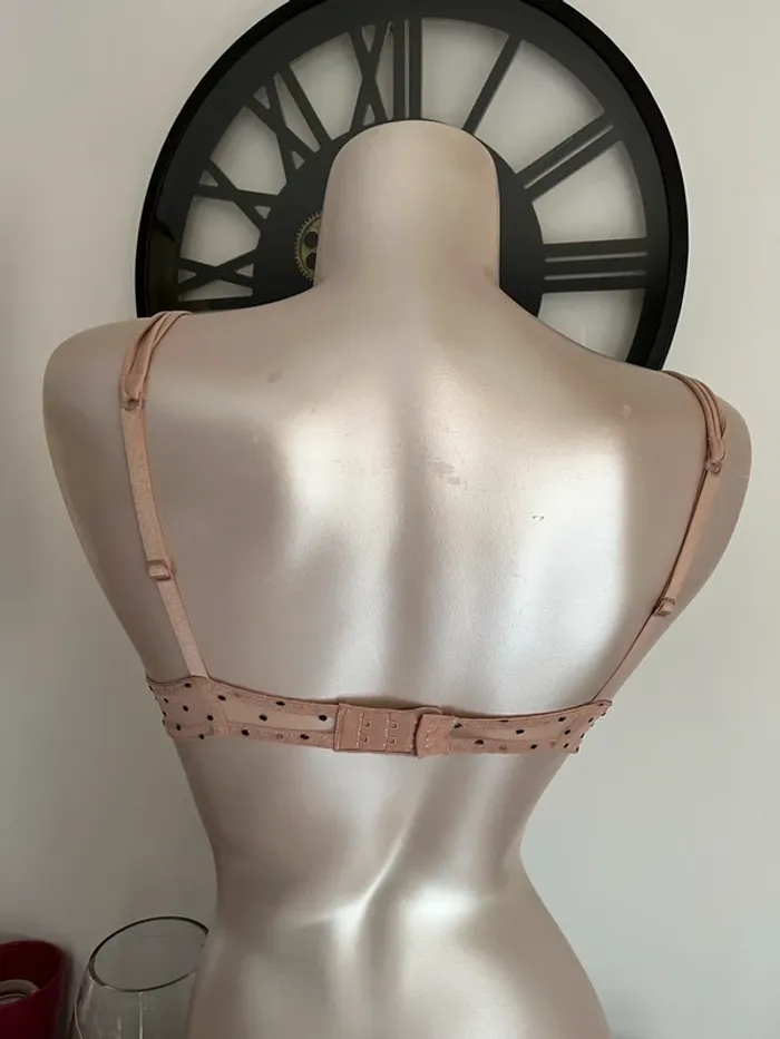 Soutien gorge à pois 👙 - photo numéro 2