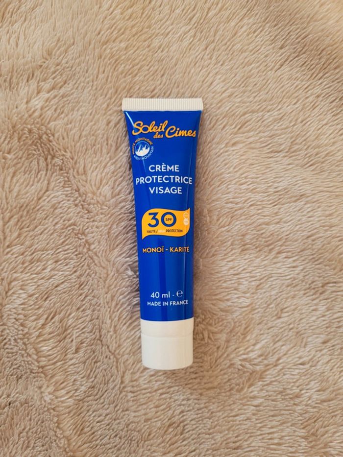 Crème solaire protectrice visage