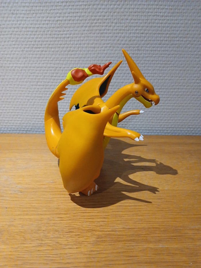Pokemon dracaufeu - photo numéro 2
