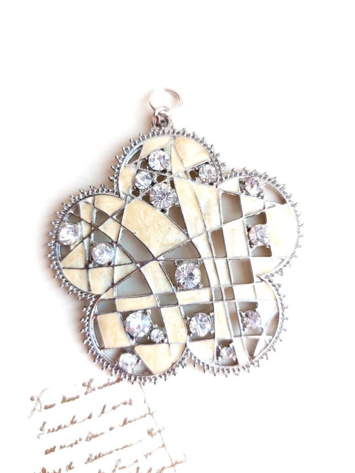 Magnifique pendentif fleurs vintage - photo numéro 2