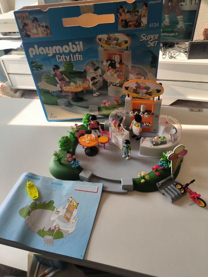 Marchand de glaces Playmobil