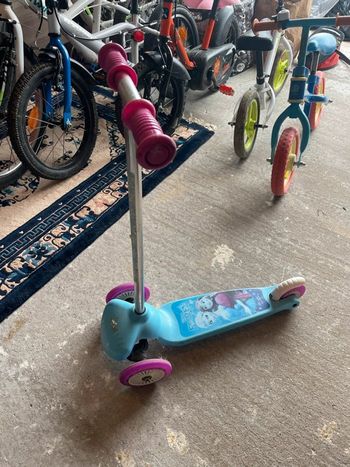 Trottinette reine des neiges