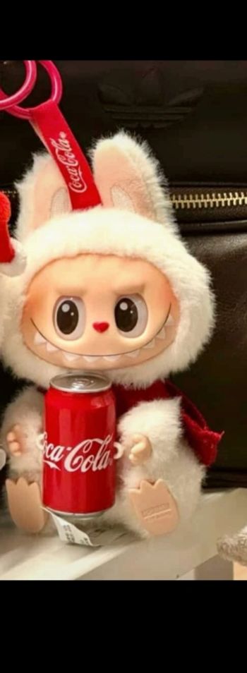 Labubu coca cola 