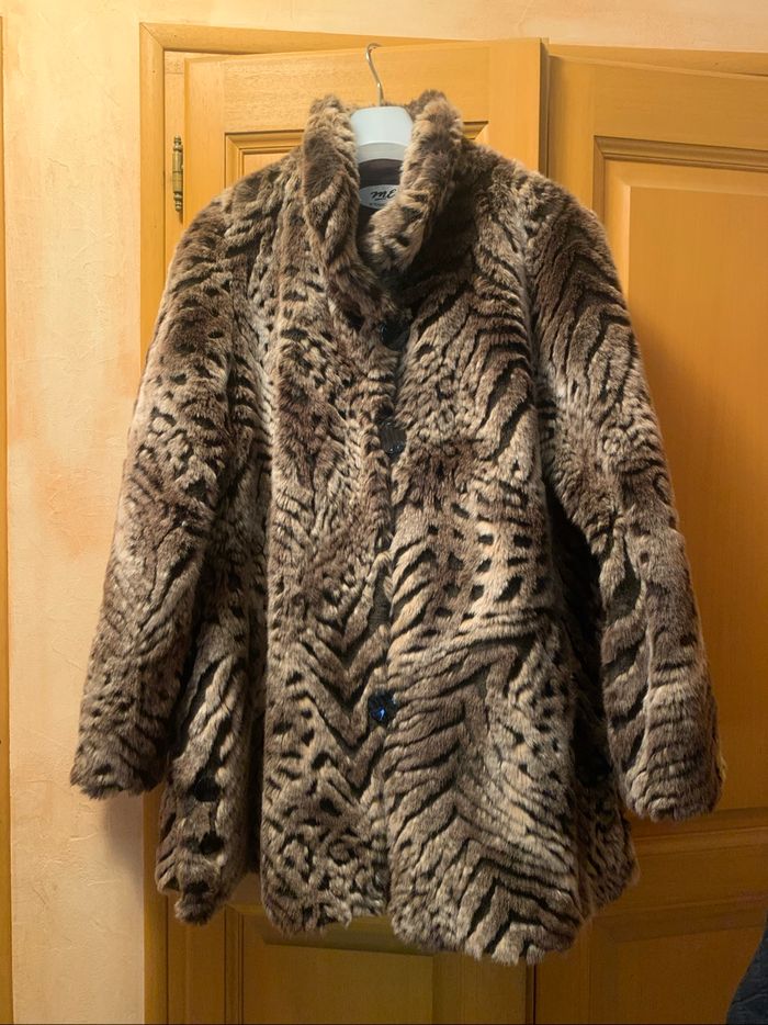 Manteau fausse fourrure