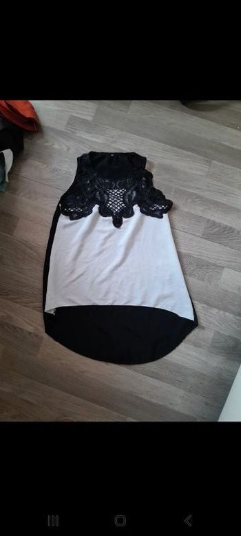 Robe noir et blanc très courte taille 38