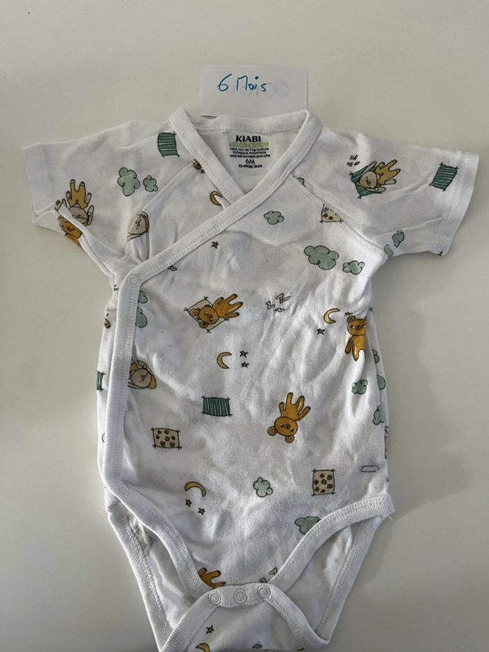 Lot 3 body MC kiabi 6 mois