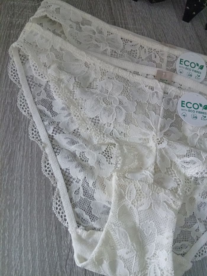 Joli lot de 2 culottes dentelle dû XS peut aller à un S - photo numéro 2