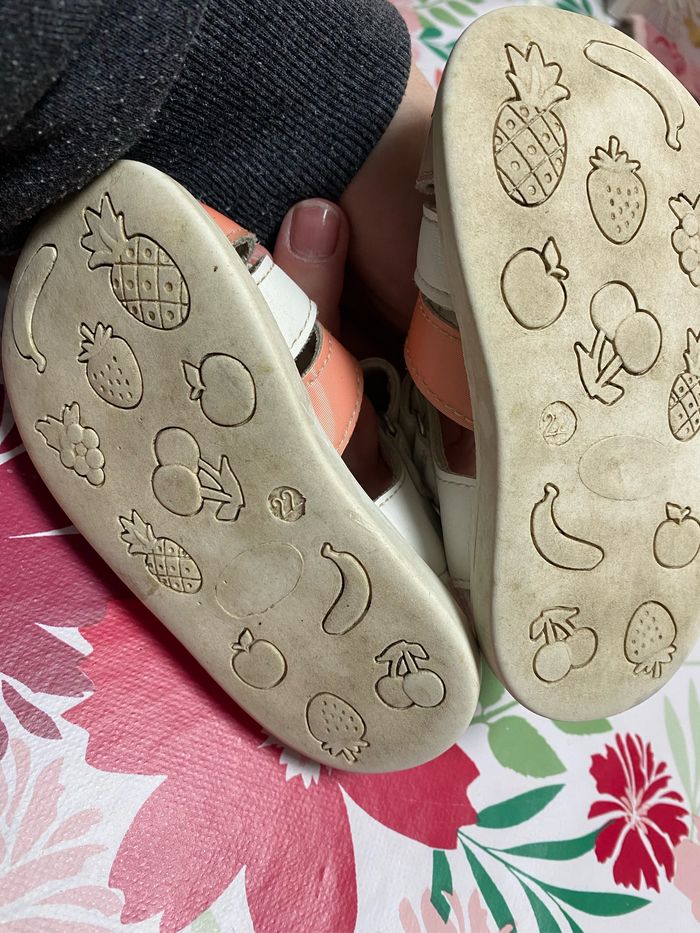 Lot chaussures  taille 22 - photo numéro 3