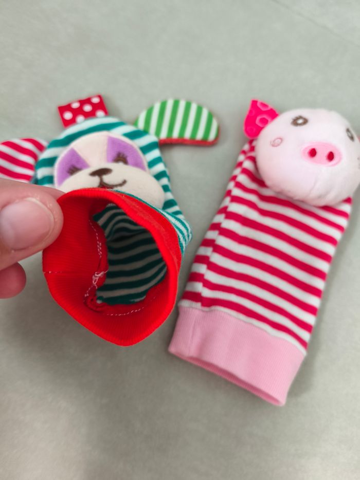 Lot chaussettes et bracelet hochet - photo numéro 4