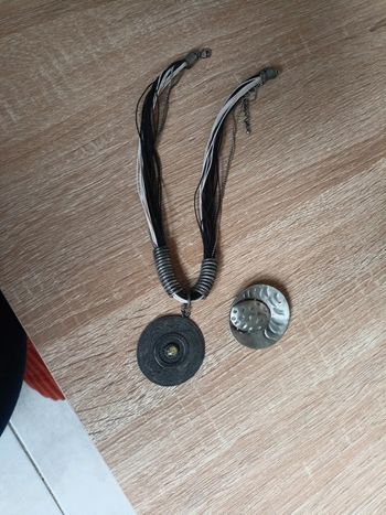 Collier avec pendentifs