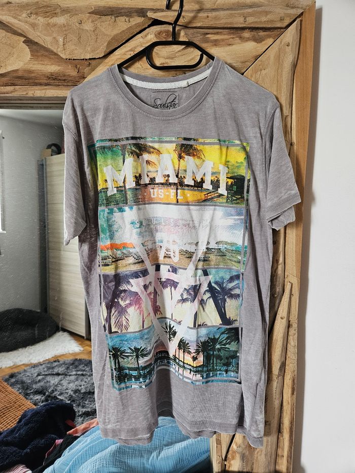 Tee shirt