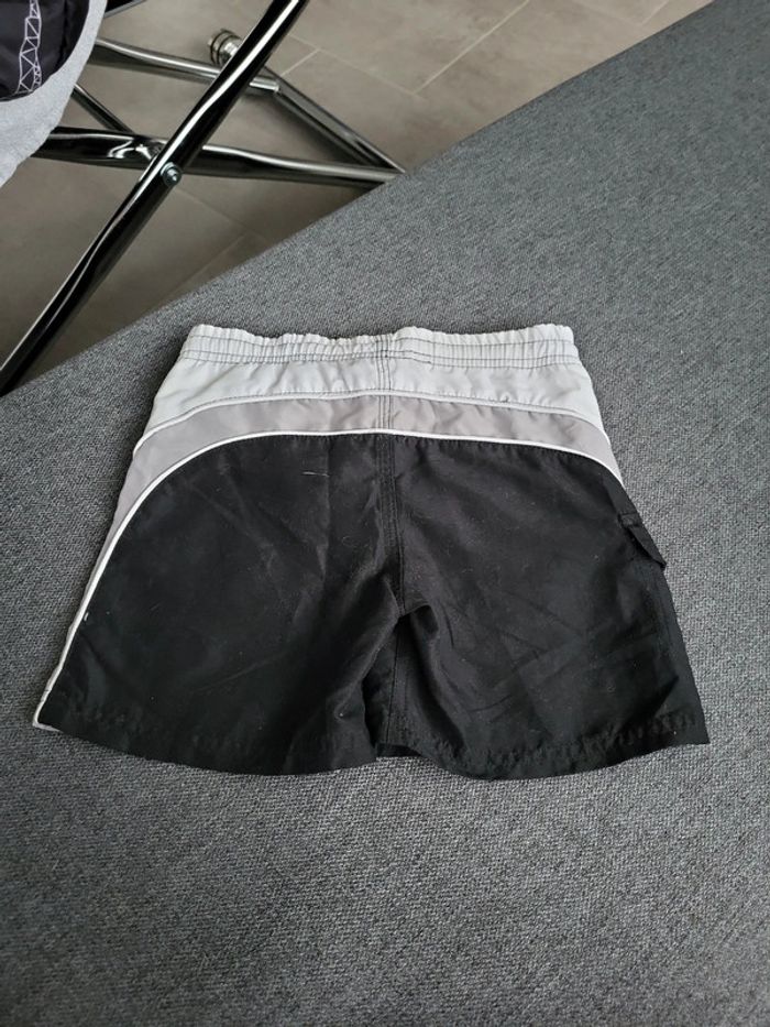 Short de bain noir et blanc - photo numéro 3