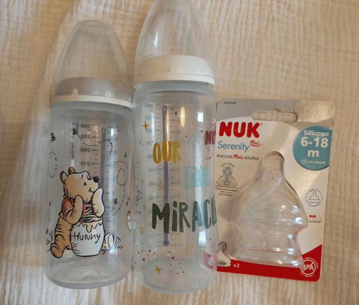 Lot de 2 biberons NUK + tétines neuves