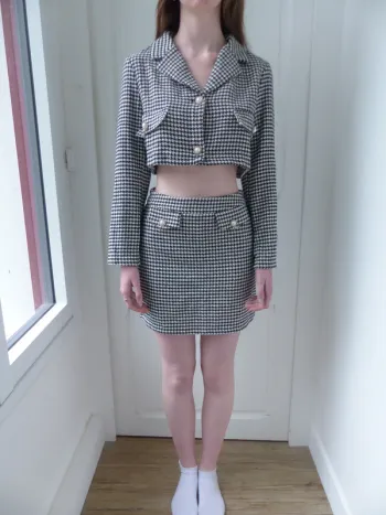 Très bel ensemble crop top veste + jupe courte en S