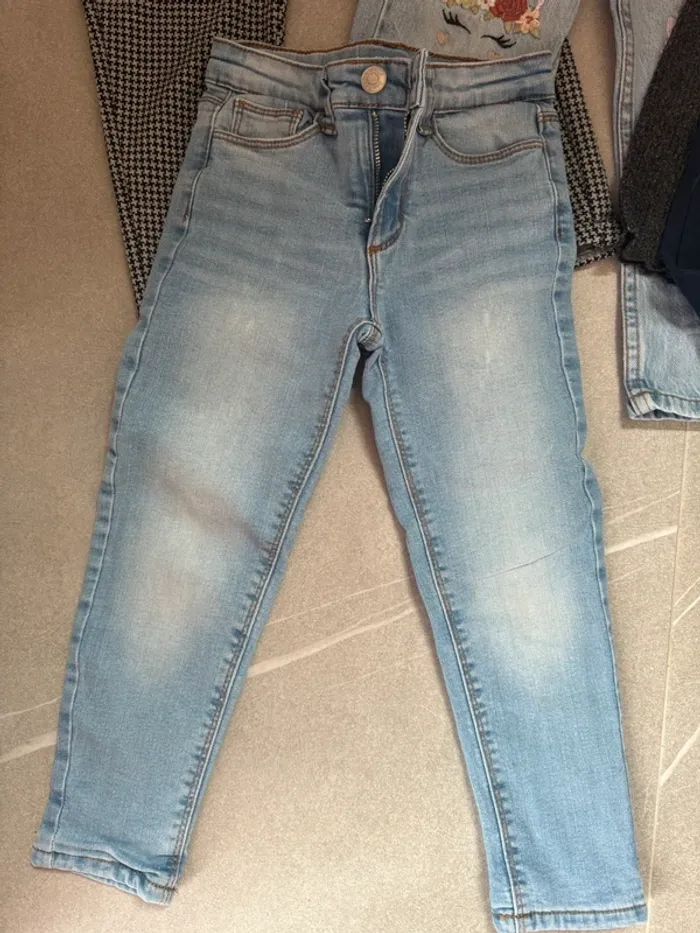 Lot de 8 pantalons - 2 jupes - 1 veste - 1 tee shirt - photo numéro 3