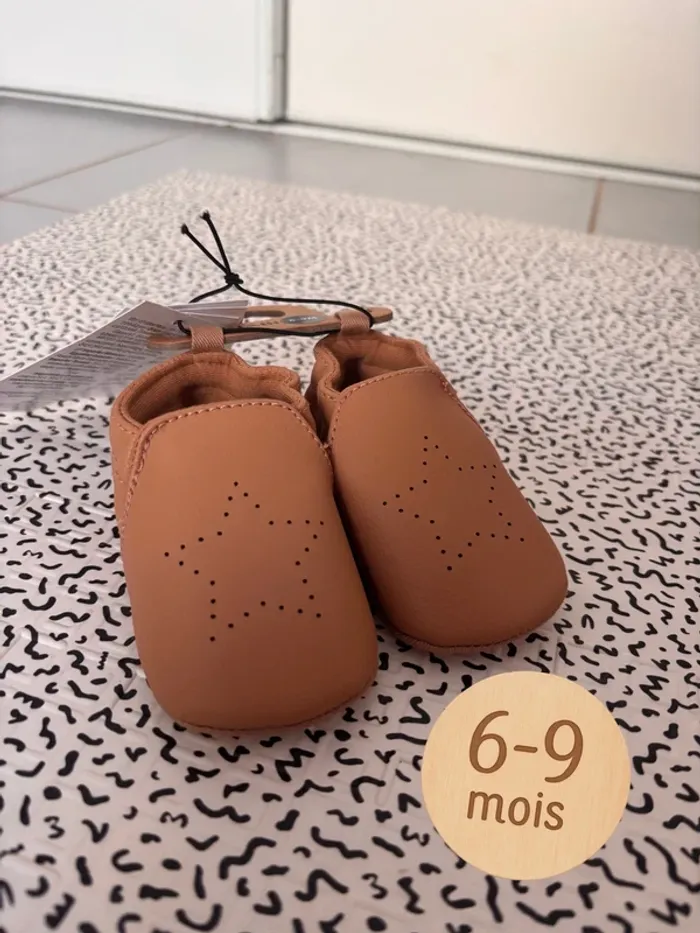 Chaussons irisé avec étoile neufs