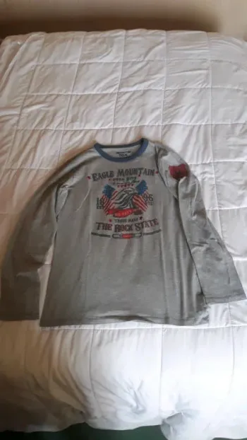 T-shirt manches longues taille 11 / 12 ans