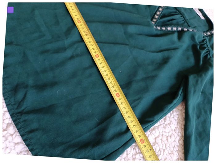Blouse verte à manches ¾ orné broderie or details vintage - photo numéro 5